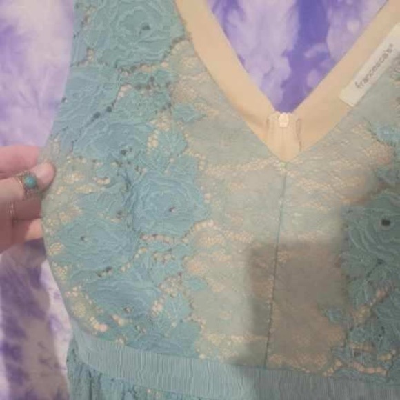 NWT Francesca's Women's Teal Mint Lace Over Tan Body Dress Size Small - Picture 3 of 12